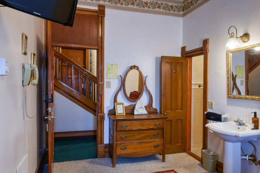More Photos Of 700 Harrison Ave, Leadville Hotel For Sale