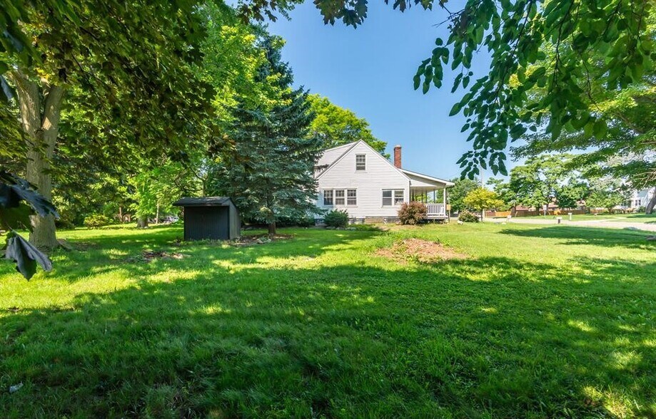 More Photos Of 5600 Fifteen Mile rd, Sterling Heights Freestanding For Sale