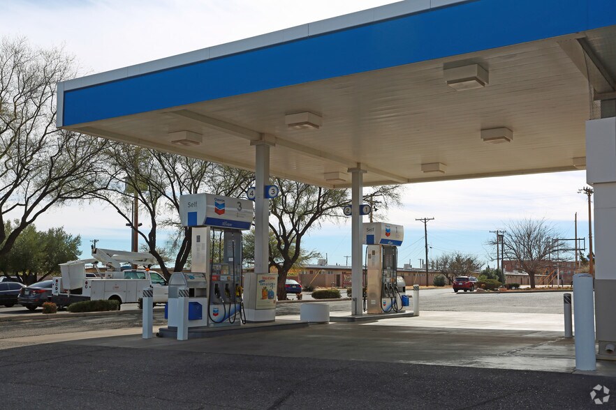More Photos Of 1796 E Fry Blvd, Sierra Vista Service Station For Lease