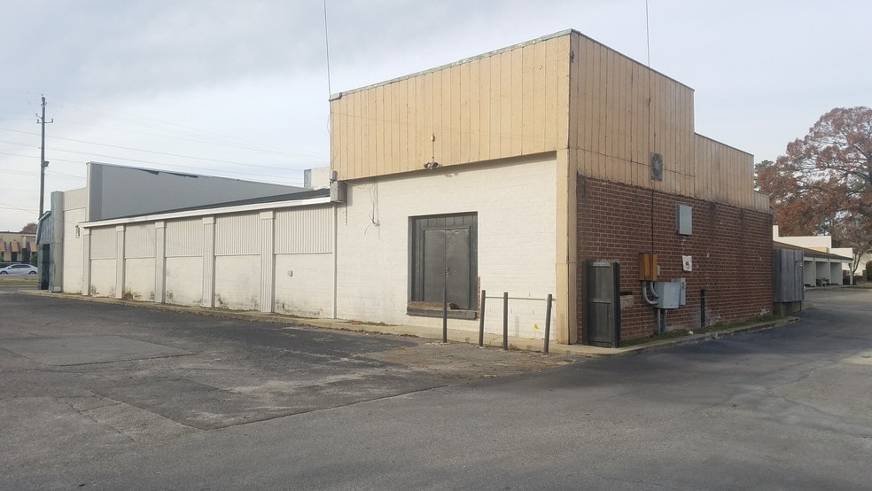 More Photos Of 4808 Ramsey St, Fayetteville Storefront Retail Office For Lease