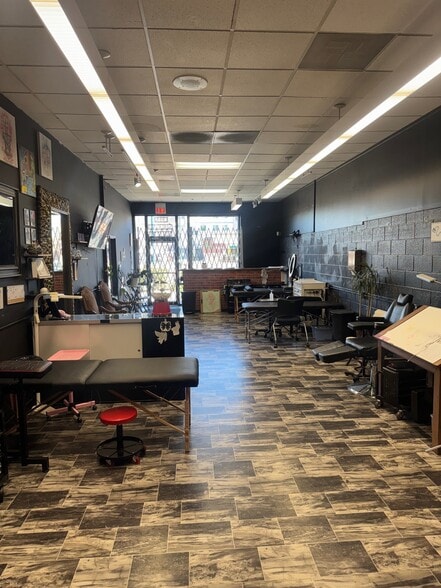 More Photos Of 973 W North Temple, Salt Lake City Freestanding For Lease