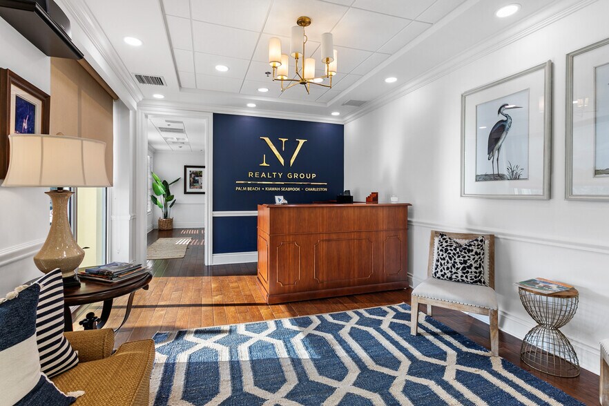 More Photos Of 11811 US Highway 1, North Palm Beach General Retail For Lease