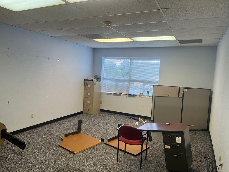 More Photos Of 12604A 3rd, Grandview Medical For Lease