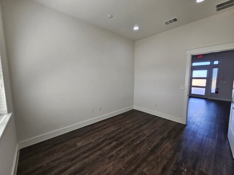 More Photos Of 230 Klattenhoff Ln, Hutto Office For Lease
