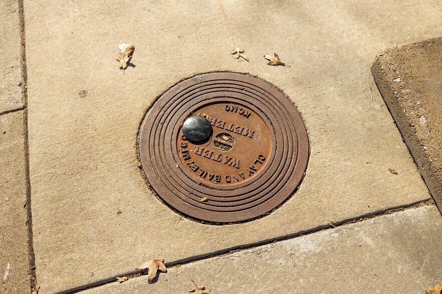 More Photos Of 115 N Main St, Lindsborg General Retail For Sale