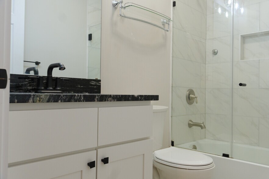 More Photos Of 14 Red Maple Dr, Weaverville Multifamily For Sale