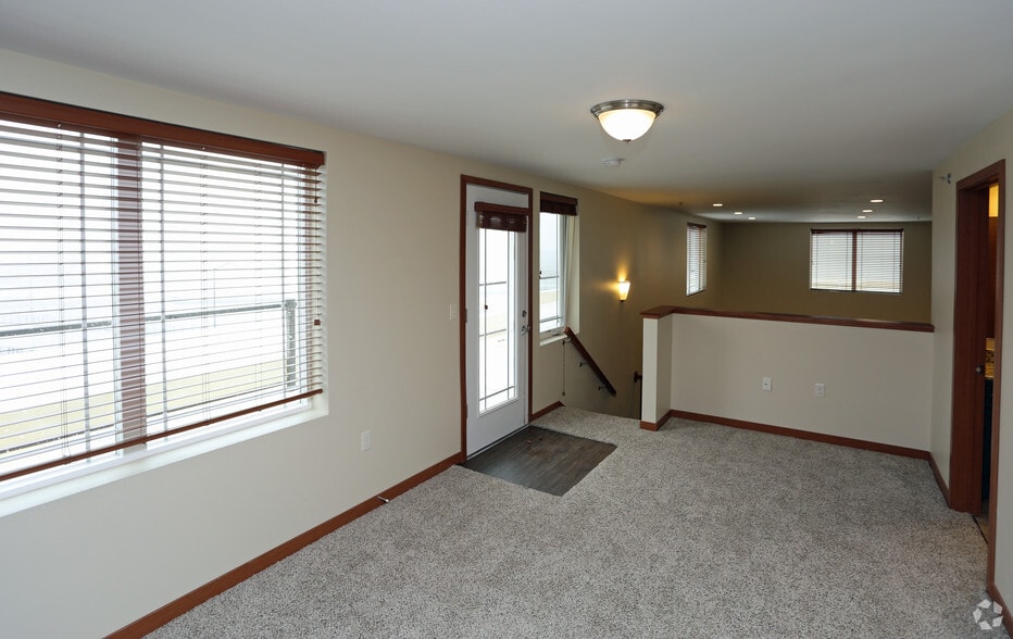 More Photos Of 401 N Washington St, Green Bay Apartments For Sale