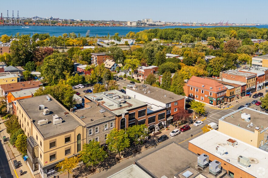 More Photos Of 171-183 Rue Saint-Charles O, Longueuil Coworking Space