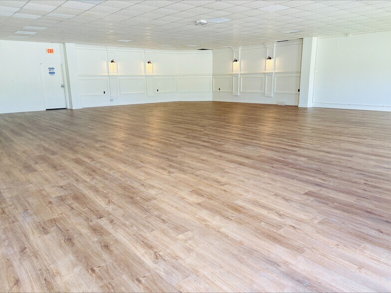More Photos Of 1410 Highway 9 E, Longs Warehouse For Lease