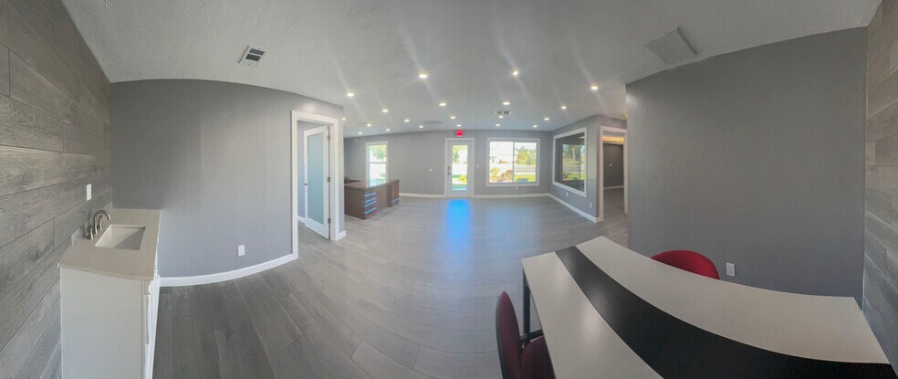 More Photos Of 7320 Sanibel Blvd, Fort Myers Medical For Lease