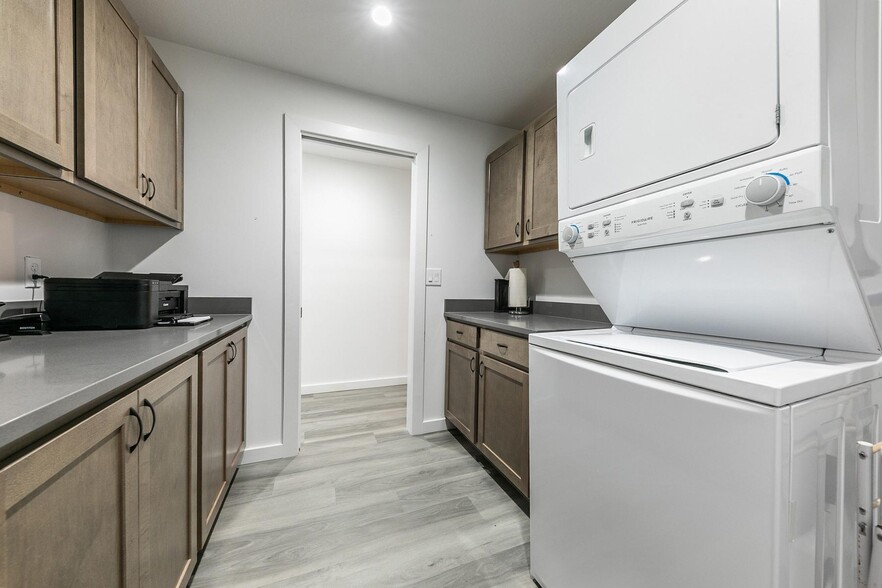 More Photos Of 8393 N Lake Blvd, Kings Beach Showroom For Sale
