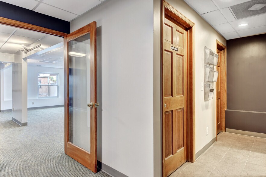 More Photos Of 940-950 Pearl St, Boulder Freestanding For Lease