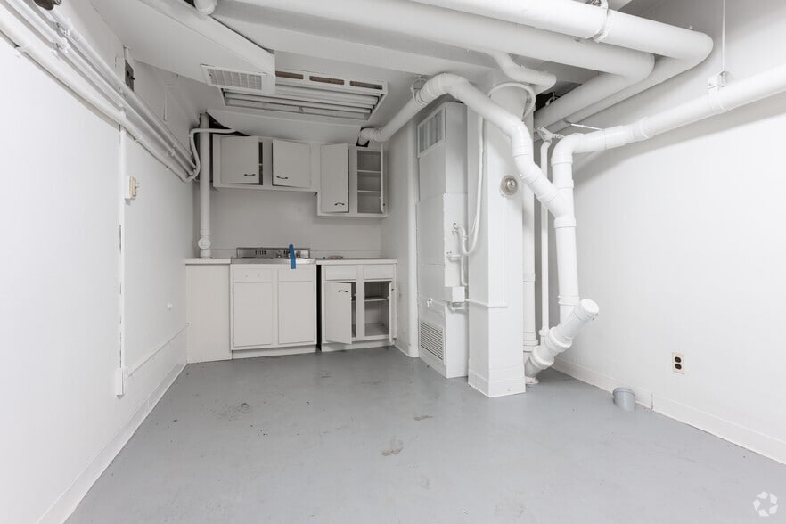 More Photos Of 1495 Lake Ave, Rochester Storefront Retail Office For Sale