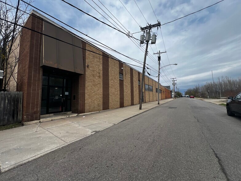 More Photos Of 714-718 Hertel Ave, Buffalo Manufacturing For Sale