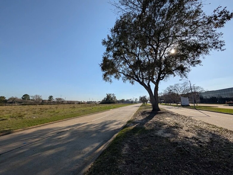 More Photos Of 0 Kingsland Dr, Katy Land For Sale