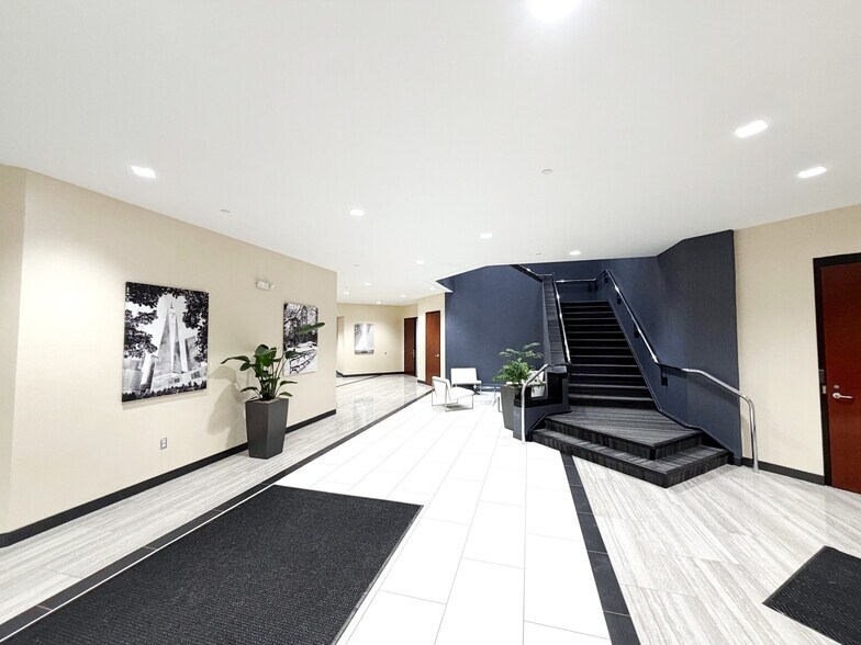More Photos Of 251 Salina Meadows Pky, Syracuse Office For Sale