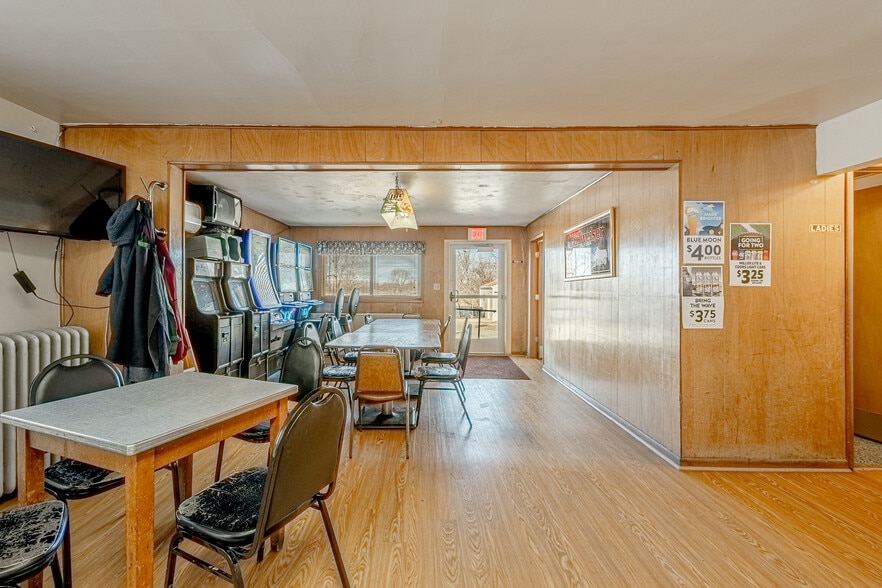 More Photos Of 127 W Main St, Belleville Restaurant For Sale