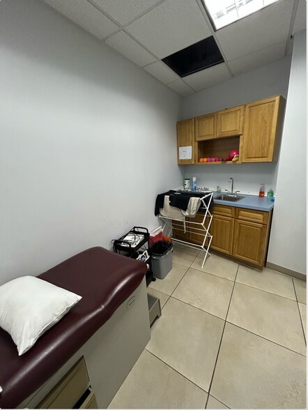 More Photos Of 433 Sussex St, Paterson Storefront Retail Residential For Lease