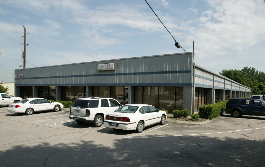 More Photos Of 1100-1120 Elm Hill Pike, Nashville Light Manufacturing For Lease