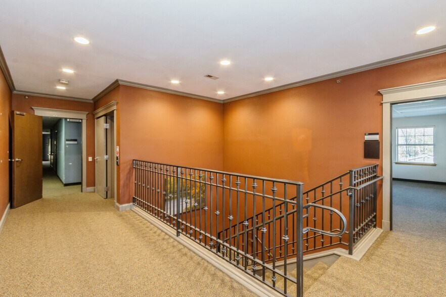 More Photos Of 520 10th Ave, Coralville Medical For Sale