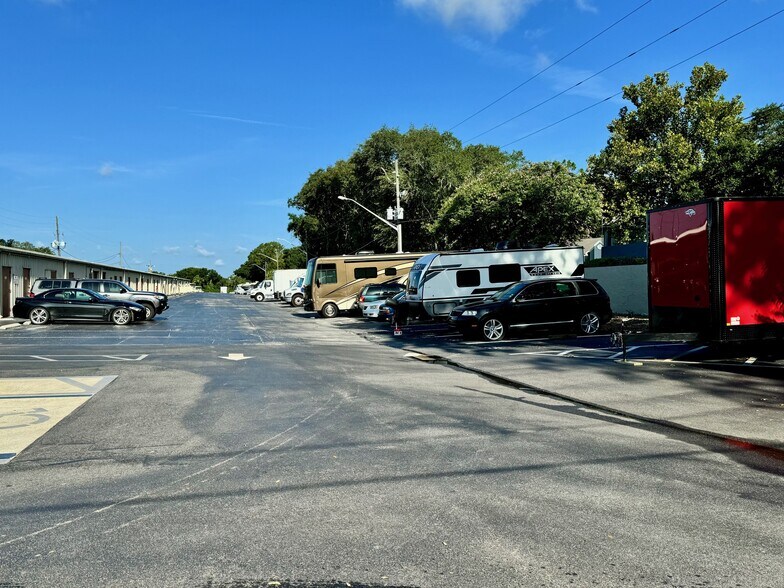 More Photos Of 540 N State Road 434, Altamonte Springs Self Storage For Lease