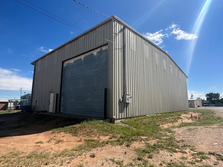 Primary Photo Of 1810 Lee Ave, Odessa Industrial For Lease