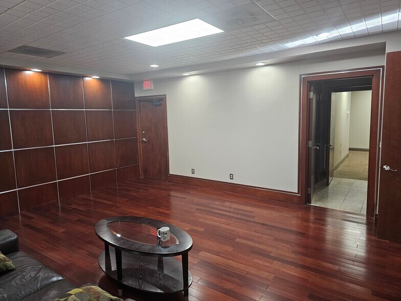 More Photos Of 1132 Hightower Trl, Atlanta Medical For Sale