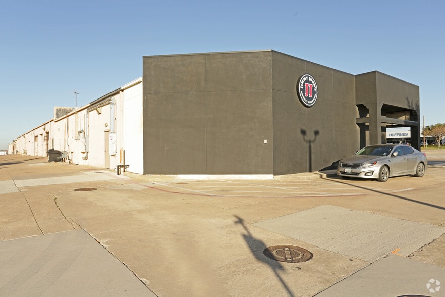 More Photos Of 4004 W Plano Pky, Plano Storefront For Lease