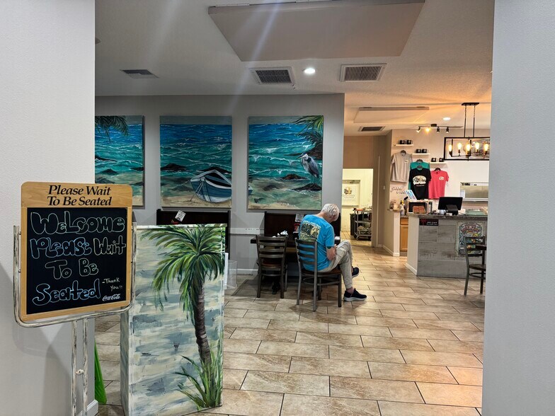 More Photos Of 165 N Yonge St, Ormond Beach Freestanding For Sale