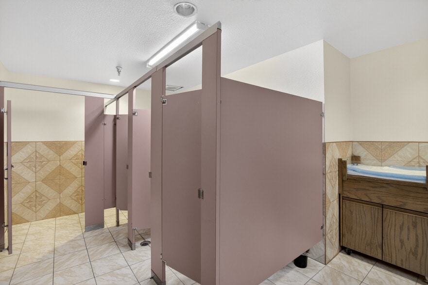 More Photos Of 1425 N Central Ave, Avondale Religious Facility For Sale