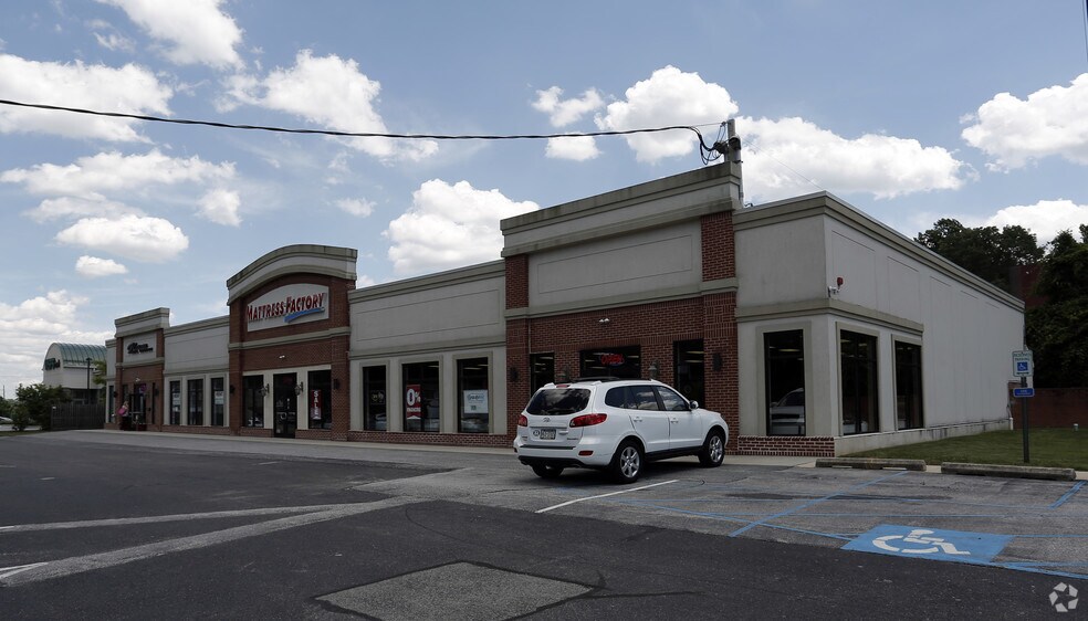 More Photos Of 5014-5022 West Chester Pike, Newtown Square Storefront Retail Office For Sale