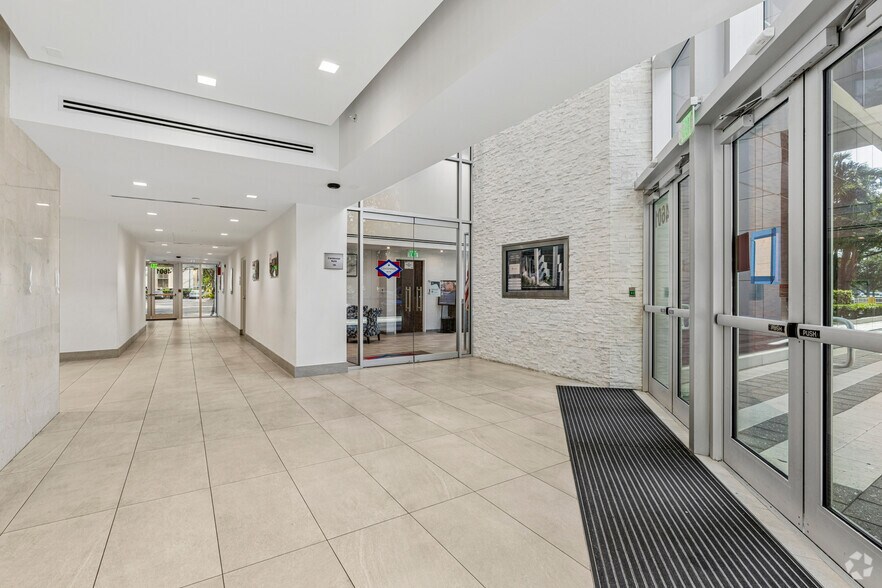 More Photos Of 4601 Sheridan St, Hollywood Office For Lease