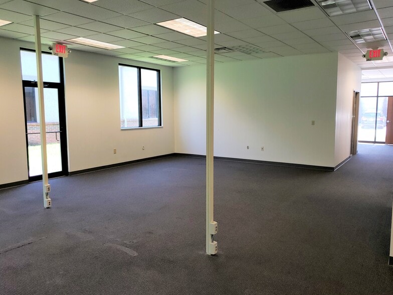 More Photos Of 3421 Farm Bank Way, Grove City Medical For Sale