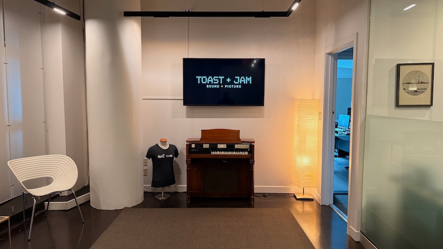 More Photos Of 119 Spadina Ave, Toronto Loft Creative Space For Lease