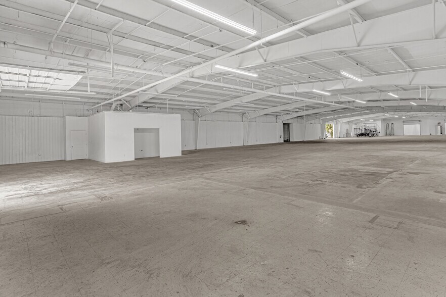 More Photos Of 927 Fern St, Altamonte Springs Light Manufacturing For Lease