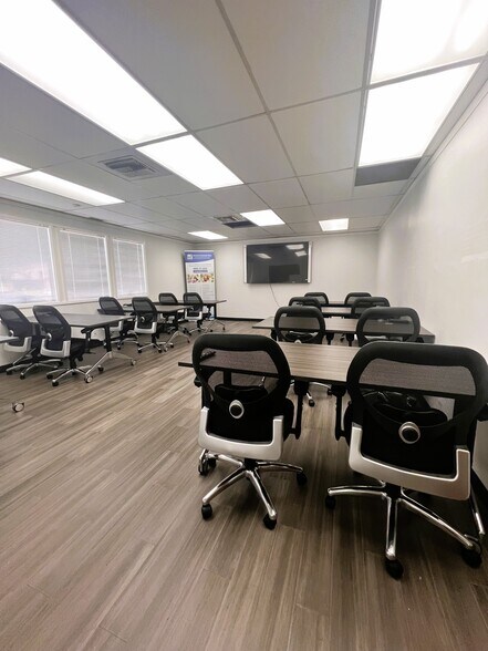 More Photos Of 750 Fairmont Ave, Glendale Loft Creative Space For Lease