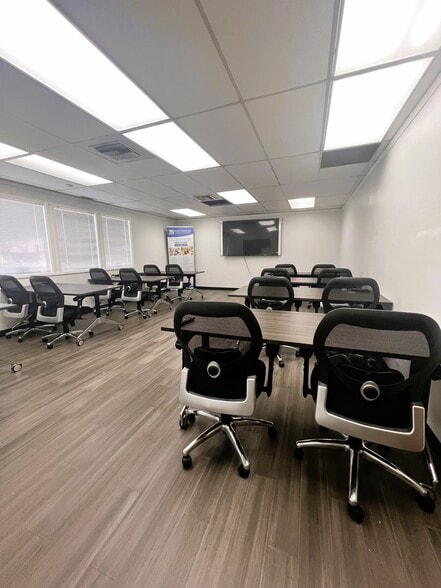 More Photos Of 750 Fairmont Ave, Glendale Loft Creative Space For Lease