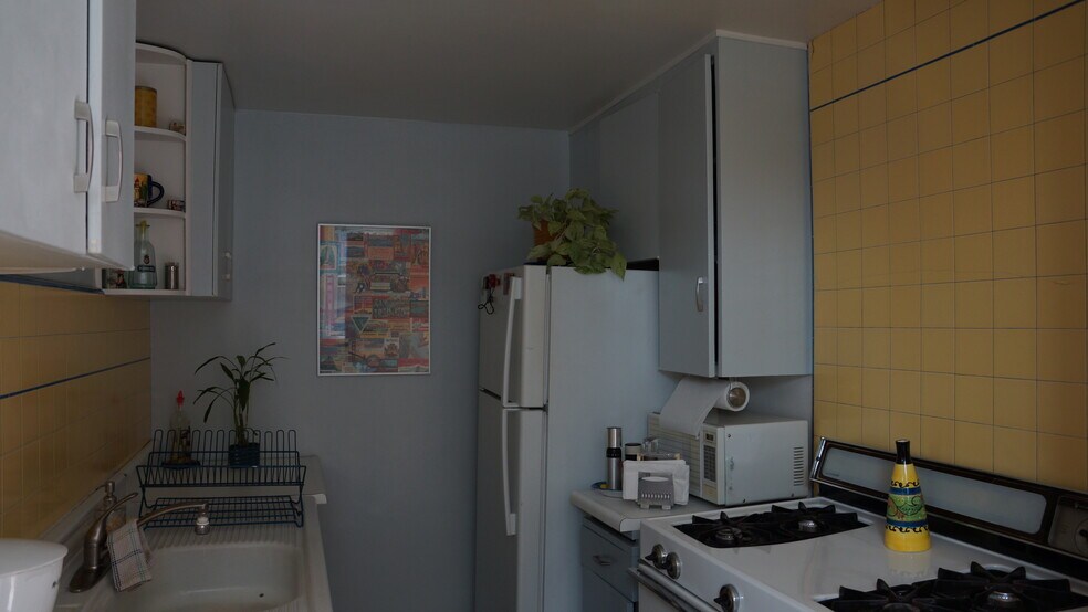 More Photos Of 1850-1854 Hillhurst Ave, Los Angeles Restaurant For Sale