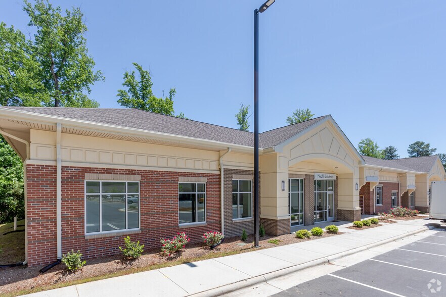 More Photos Of 2041-2053 Energy Dr, Apex Light Manufacturing For Lease