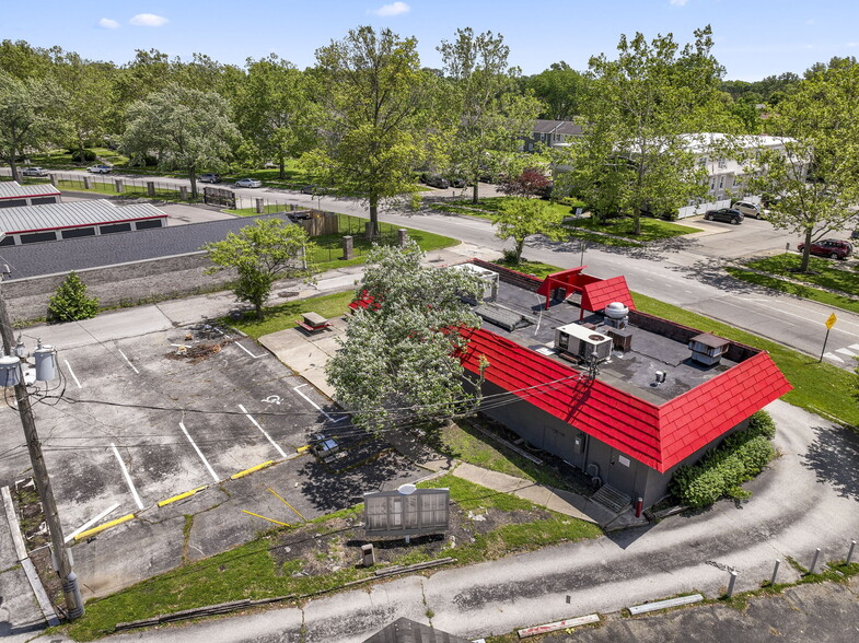 More Photos Of 1900 Tamarack Cir S, Columbus Fast Food For Lease