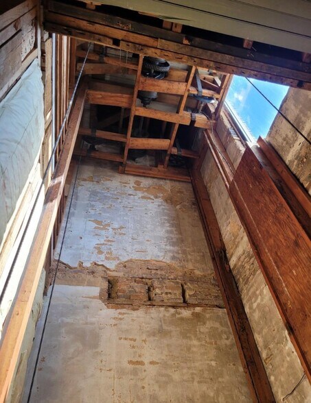 More Photos Of 11 N Main St, Honea Path Storefront Retail Office For Sale