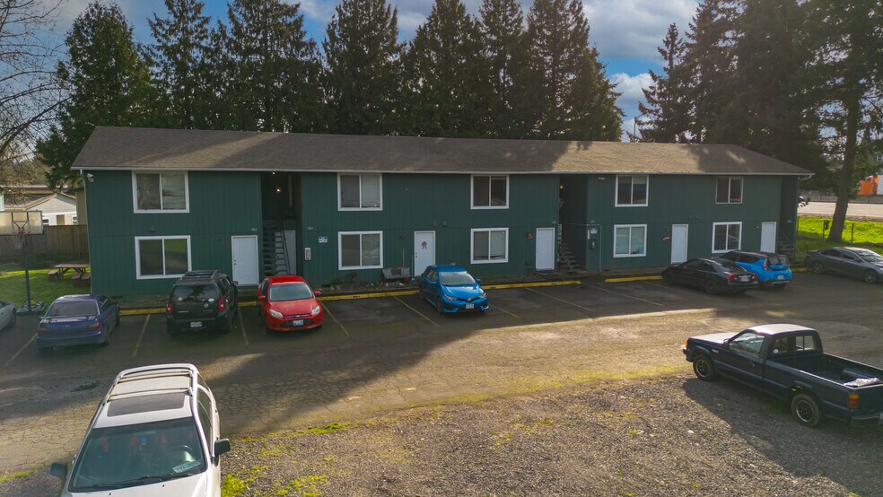 More Photos Of 8856 SE Jannsen Rd, Clackamas Apartments For Sale