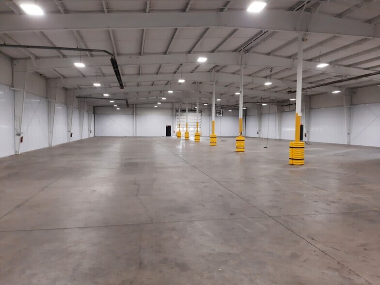 More Photos Of 4607 Wyland Dr, Elkhart Warehouse For Lease