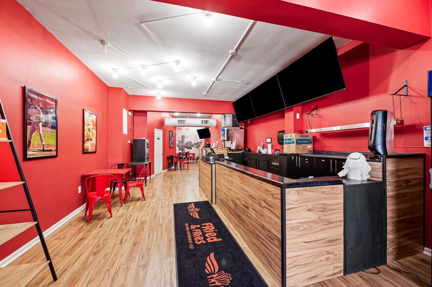 More Photos Of 13 W Allegheny Ave, Towson Storefront For Sale