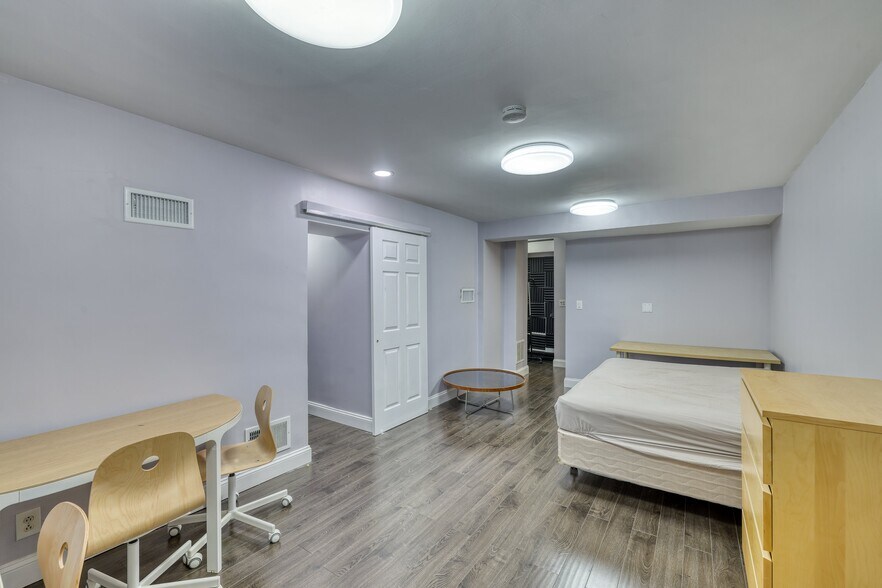 More Photos Of 10 Old Mamaroneck Rd, White Plains Office For Sale