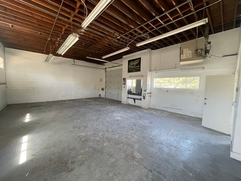 More Photos Of 780 Old County Rd, Belmont Service For Lease