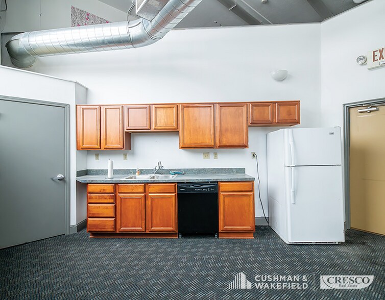 More Photos Of 10307 Detroit Ave, Cleveland Apartments For Lease