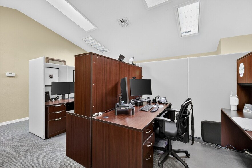 More Photos Of 210 N Wymore Rd, Winter Park Office Residential For Sale