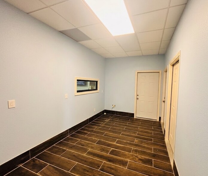 More Photos Of 4212 Garland Dr, Haltom City Warehouse For Lease