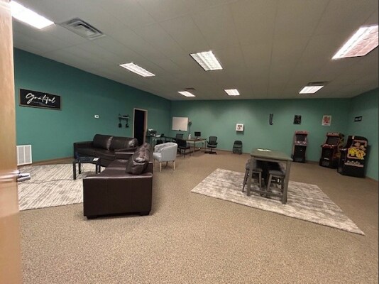 More Photos Of 635 Columbus Ave, Lebanon Freestanding For Lease